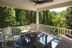 Private Downtown Sunny Retreat w/ Spacious Balcony